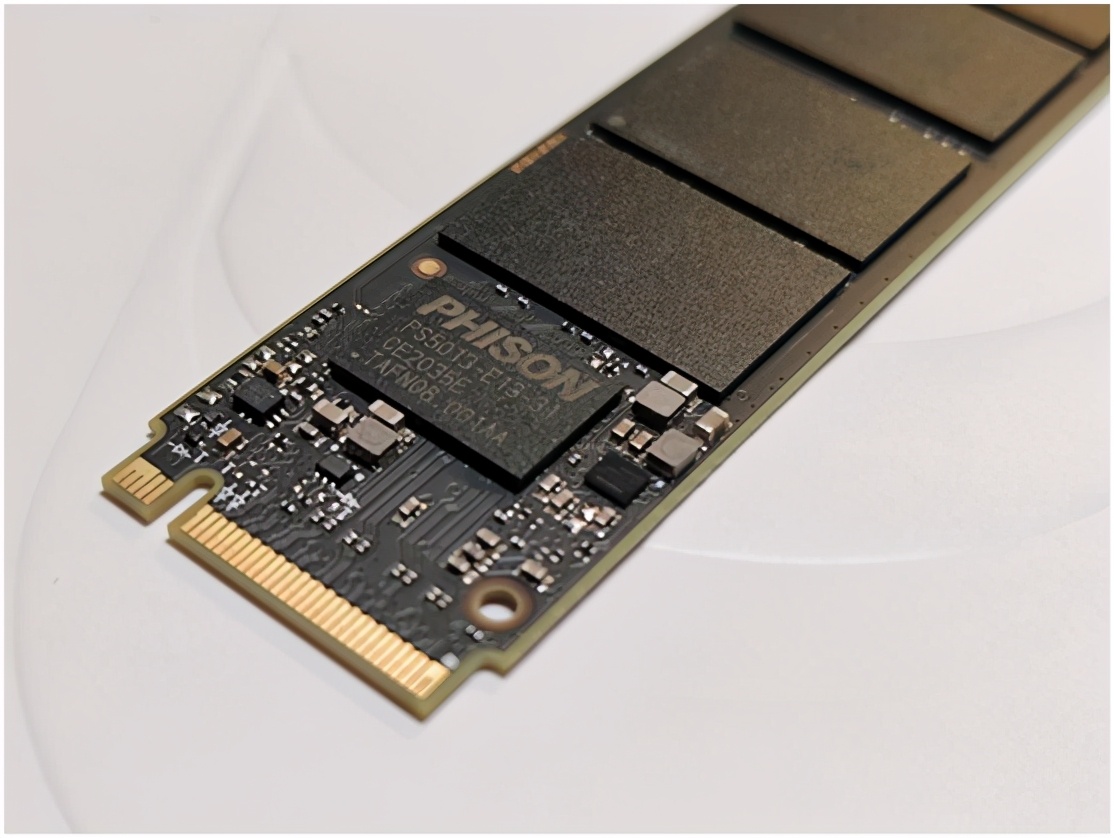 96层TLC+群联主控｜新一代英睿达P2 500GB实测