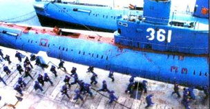 16年前渔民发现一艘潜艇，进入舱内大家震惊，