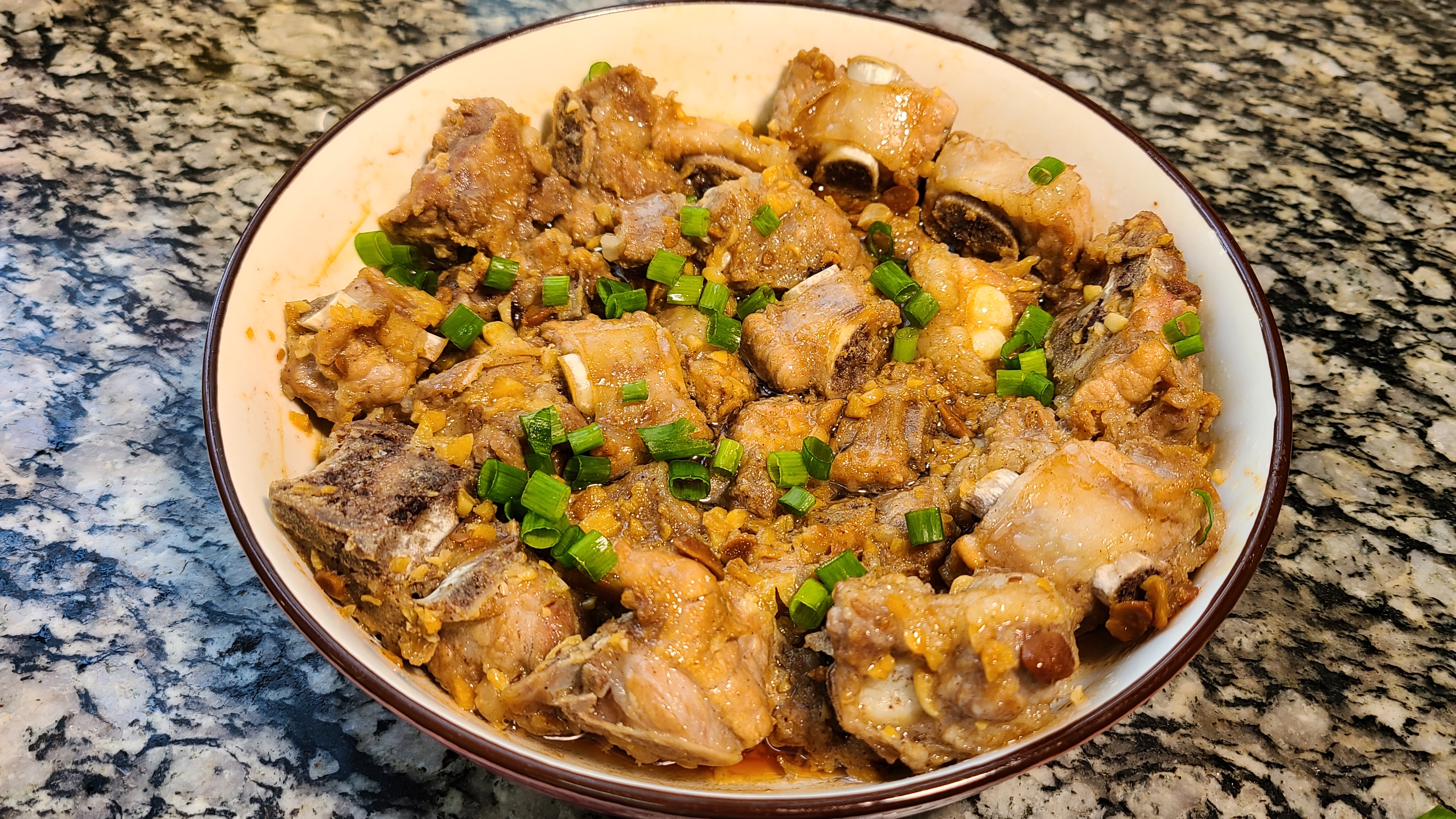 蒸排骨的家常做法，排骨香味濃味道好，廣東人都說好吃