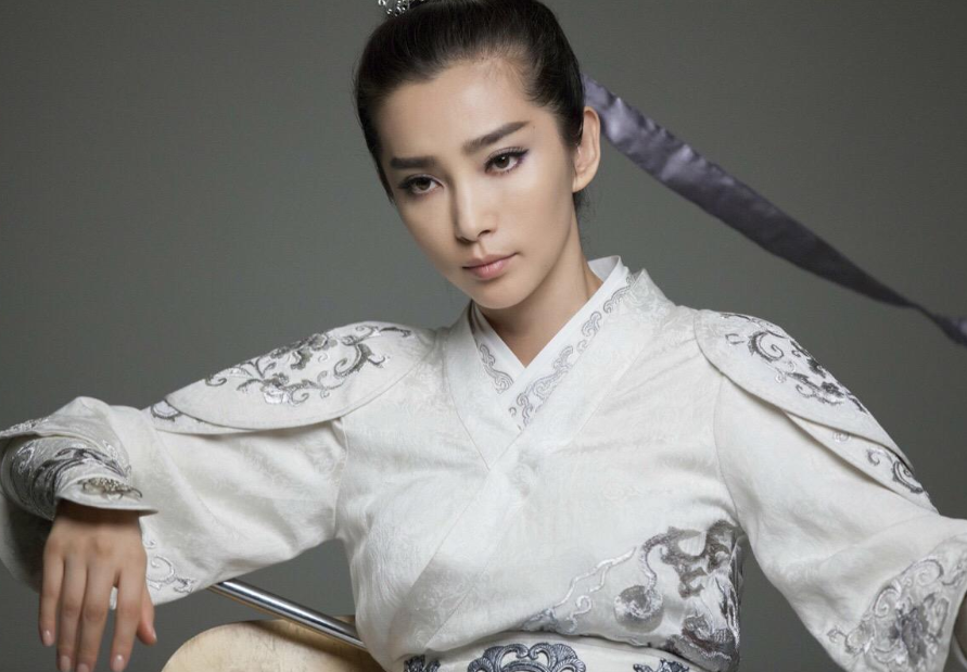 李晨败诉人设崩得猝不及防，刘亦菲、李冰冰，人设不崩的其实更多