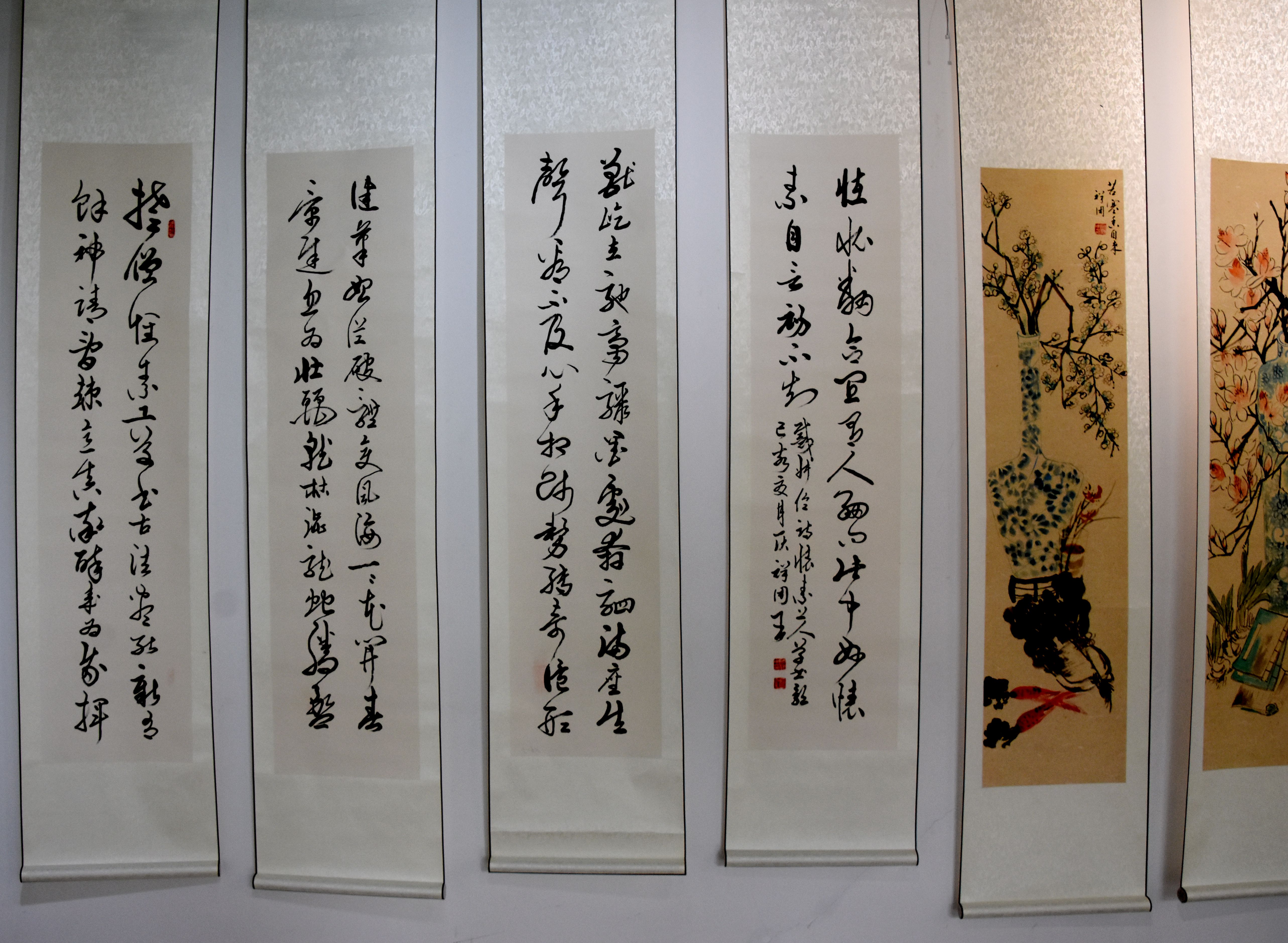 庆“十·一”七人书画作品展在郭味蕖美术馆隆重开幕