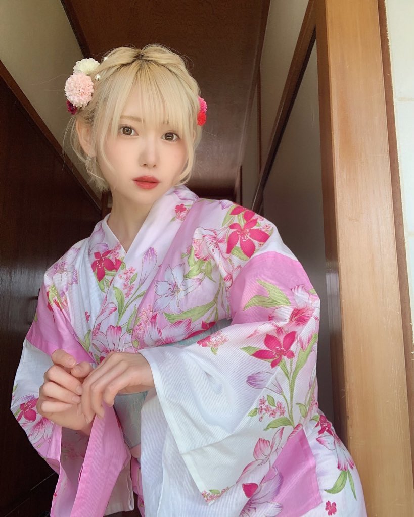 日本美少女筱崎心图片