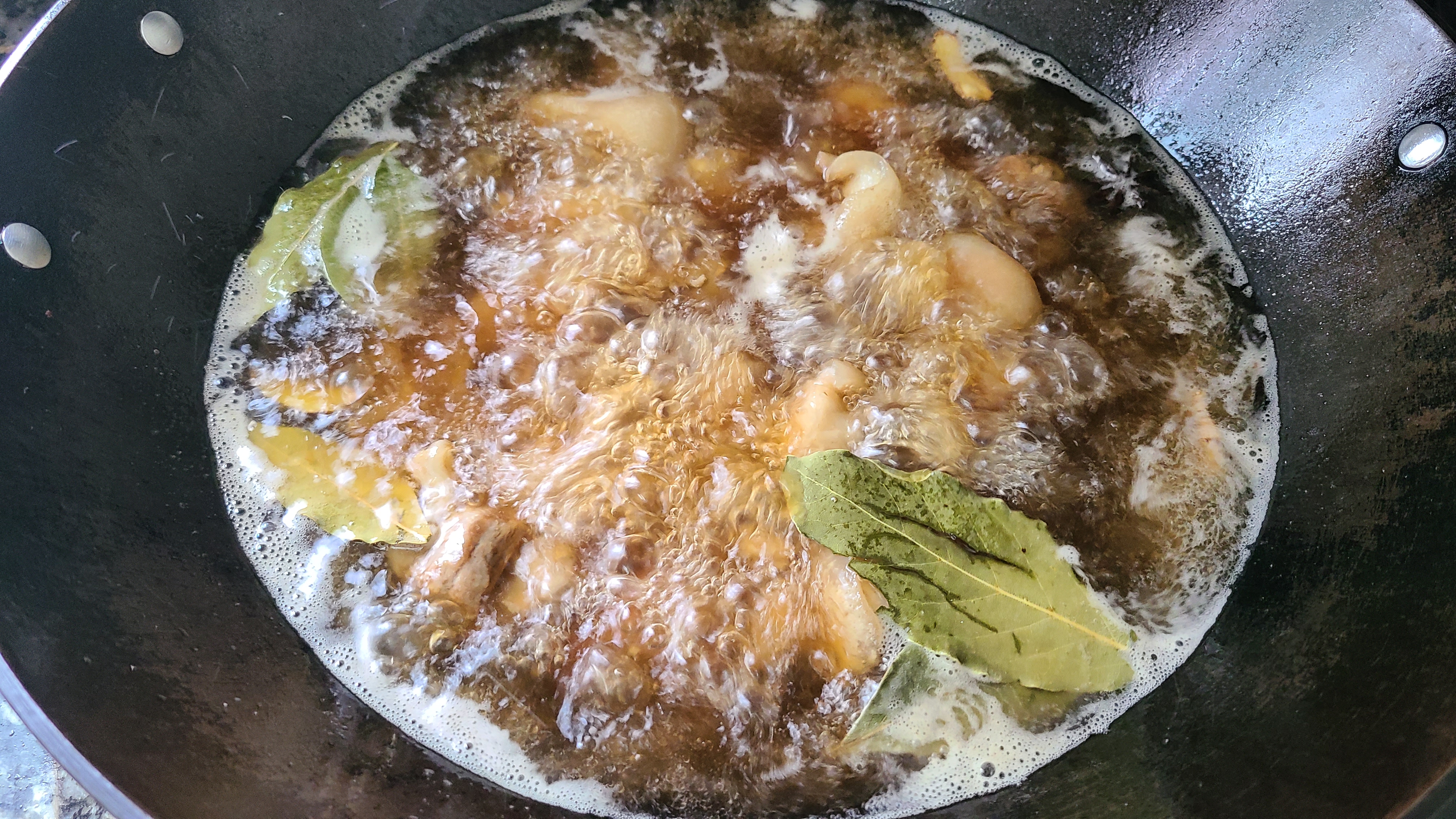 酸梅猪脚，我就喜欢这种做法，广东很好吃的一道菜，简单美味
