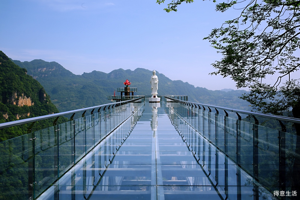 用了一个周末加两天休息时间，自驾去了一趟鄂