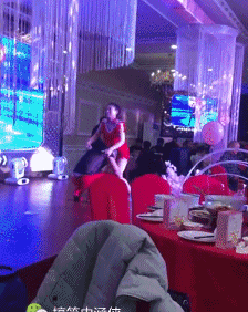 搞笑gif神评：我要买中间这个户型，会动的这个