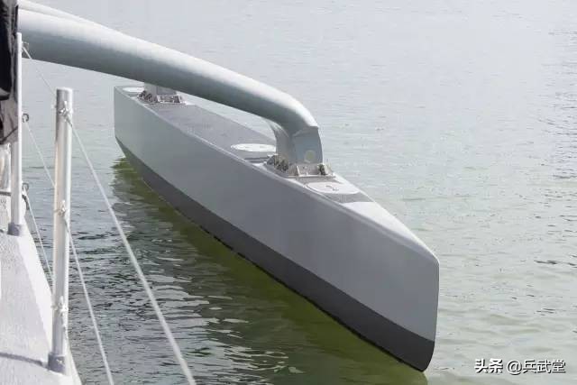 国内新型舰艇下水，似迷你朱姆沃尔特驱逐舰，
