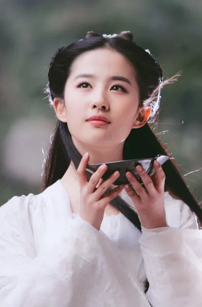 原来，这才是刘亦菲「天仙颜值」不倒的原因