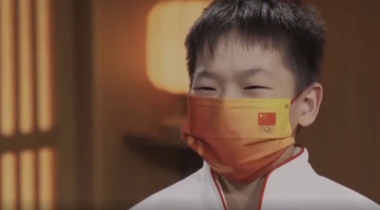 全红婵终于现身了！热情待客让网友惊讶，如今的她真的不一样了