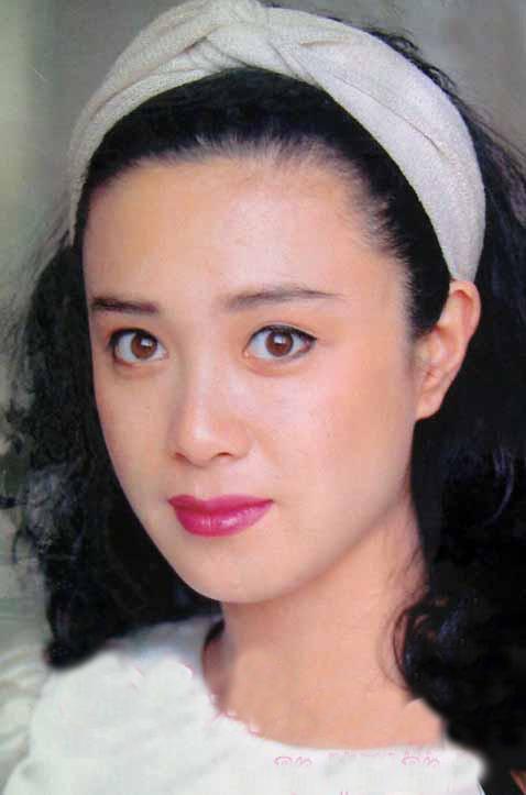 “最美妲己”傅艺伟：25岁爆红后息影经商败光家