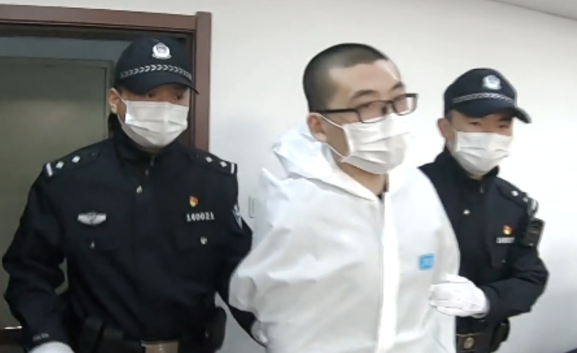 最高法认为,李俊锋在缓刑考验期内无端手持三棱刀捅刺他人,不仅对社会