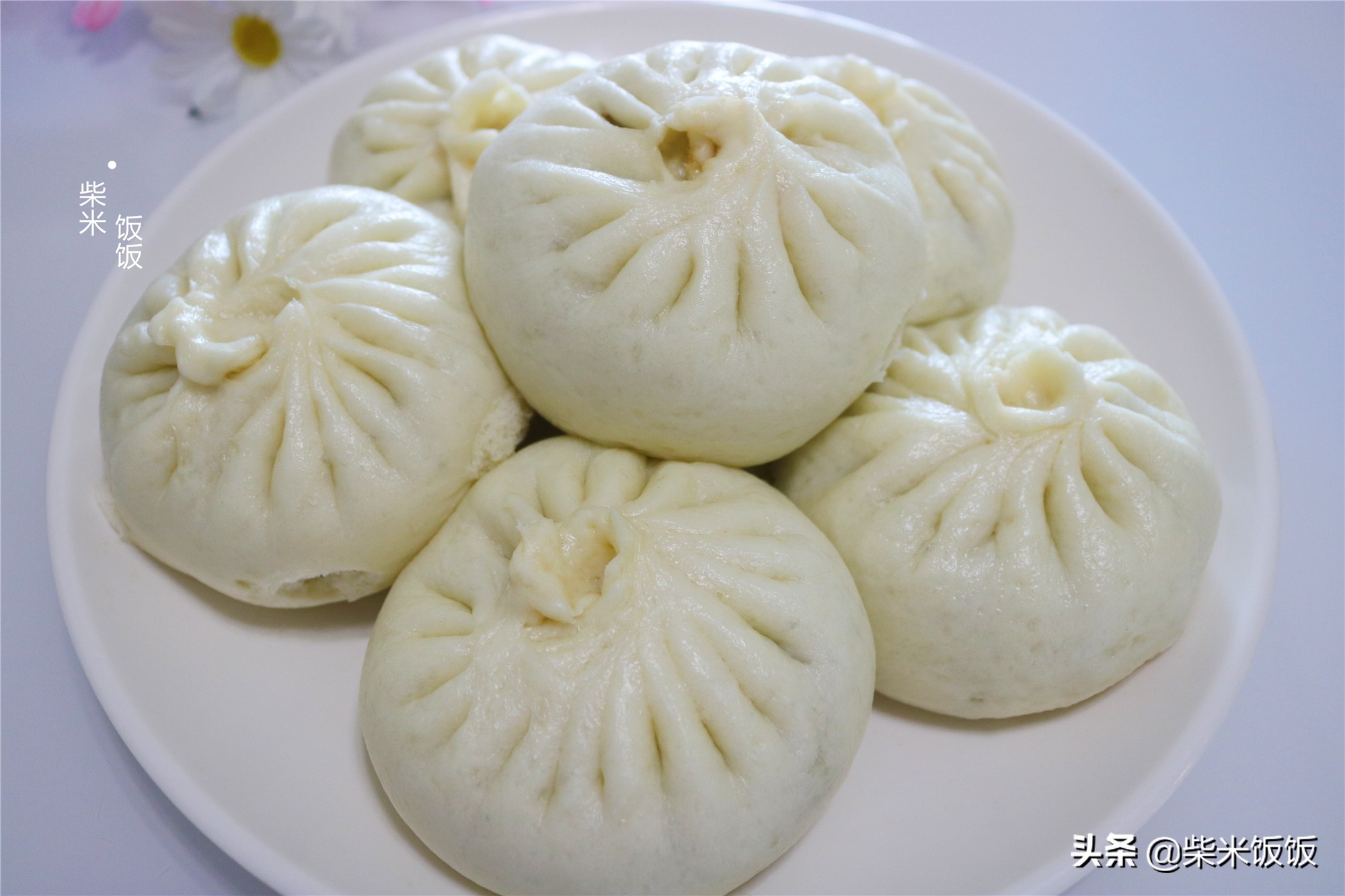 夏季蒸包子，這個餡的要試試，比韭菜更鮮美，個個飽滿不塌陷
