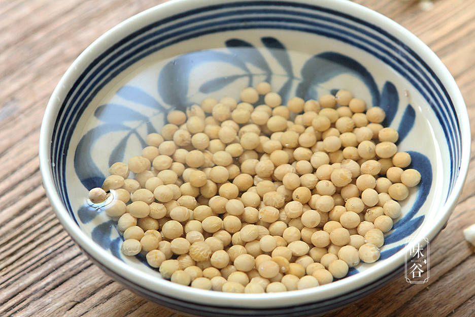 天太热，多给家人喝这豆浆，比喝牛奶好，清热去暑气，嗓子不难受