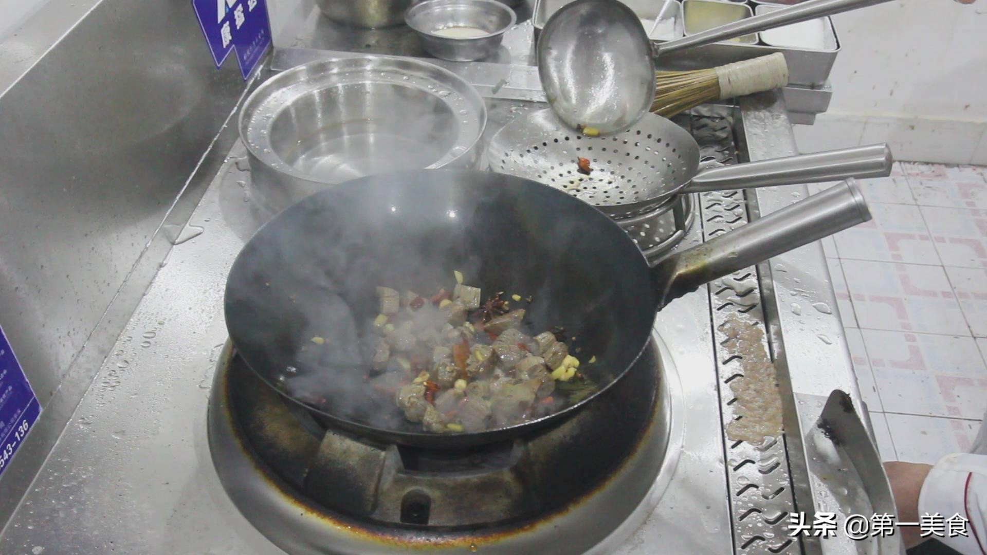 图片[5]-土豆烧牛肉做法步骤图 色泽红润的-起舞食谱网