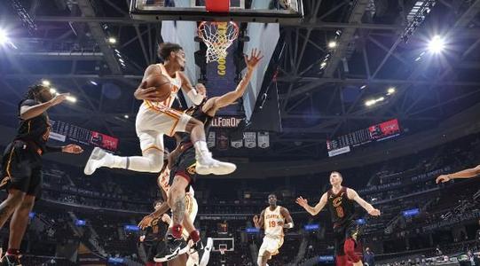 三分命中率比库里哈里斯还高，联盟第一！命中