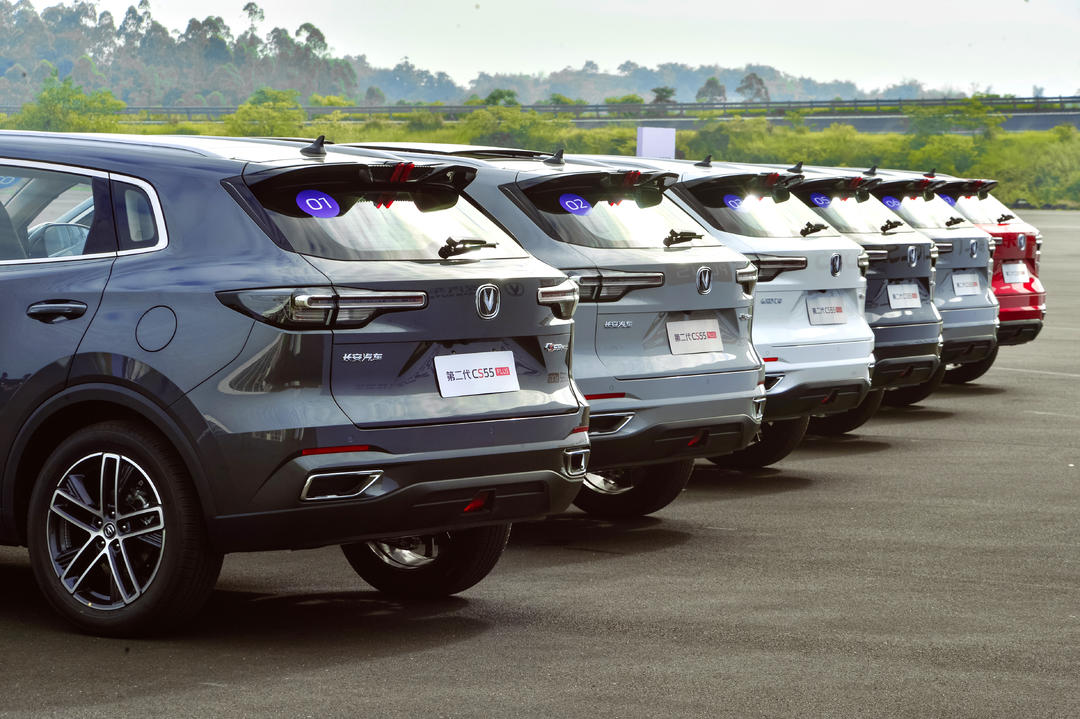 买10万元级SUV，长安CS55 PLUS要啥有啥