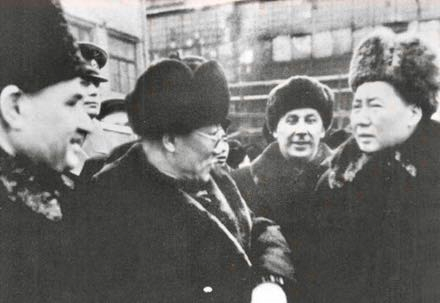 巨人较量：为收回苏军霸占的旅顺大连，主席和斯大林激烈交锋始末