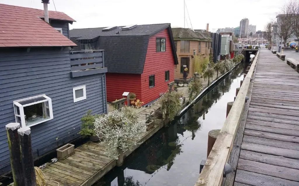 上映1周后下架，这部恐怖片，曾是多少人的“童