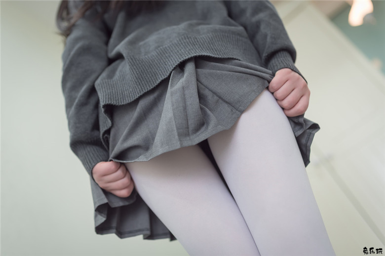 纯洁的JK白丝美腿