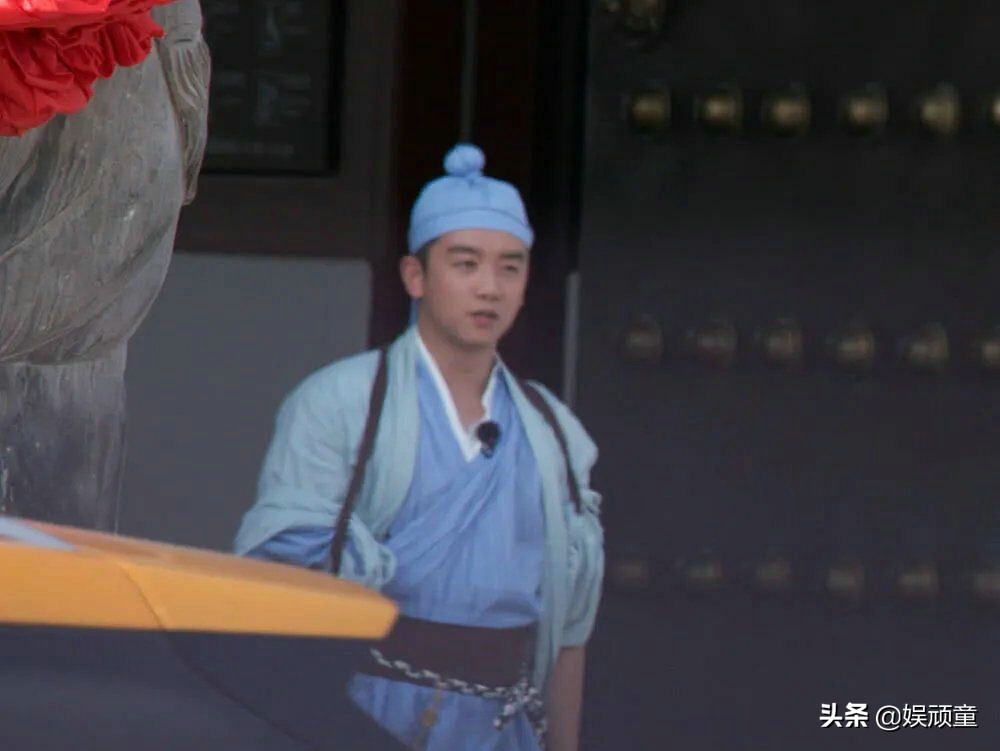 《奔跑吧》路透照中罕見露出二維碼，粉絲開心掃一掃，可惜失望了