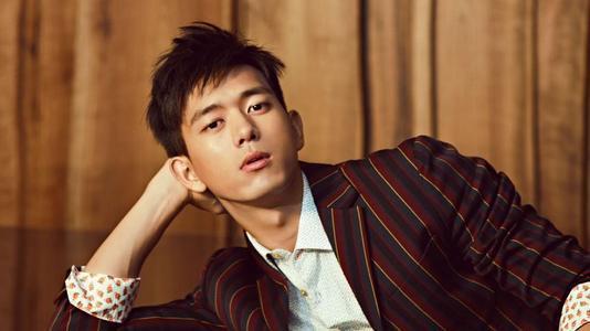 李现发文怼跟拍，八卦媒体回怼，曝现场视频说