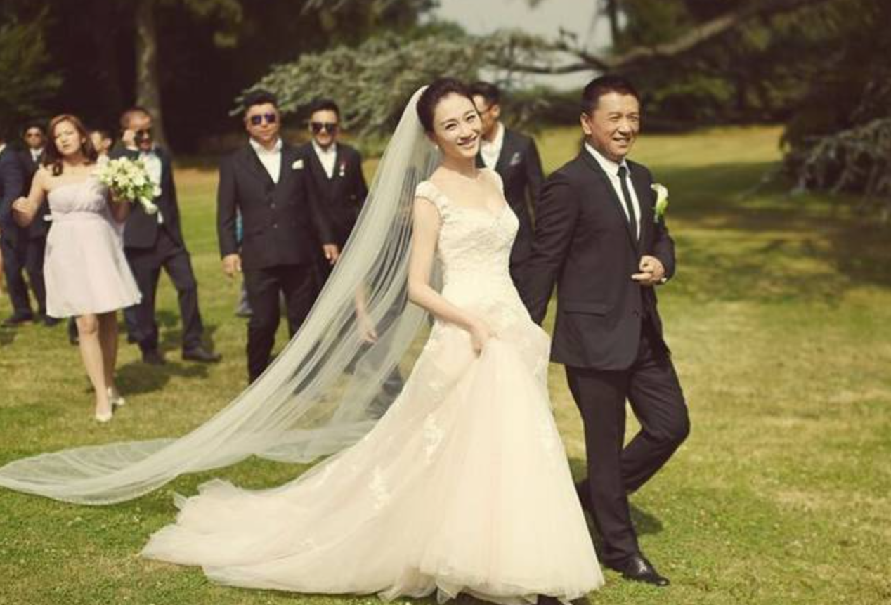 李小冉：被魔鬼前任威胁，为梅婷前夫流产，最终和男闺蜜修成正果