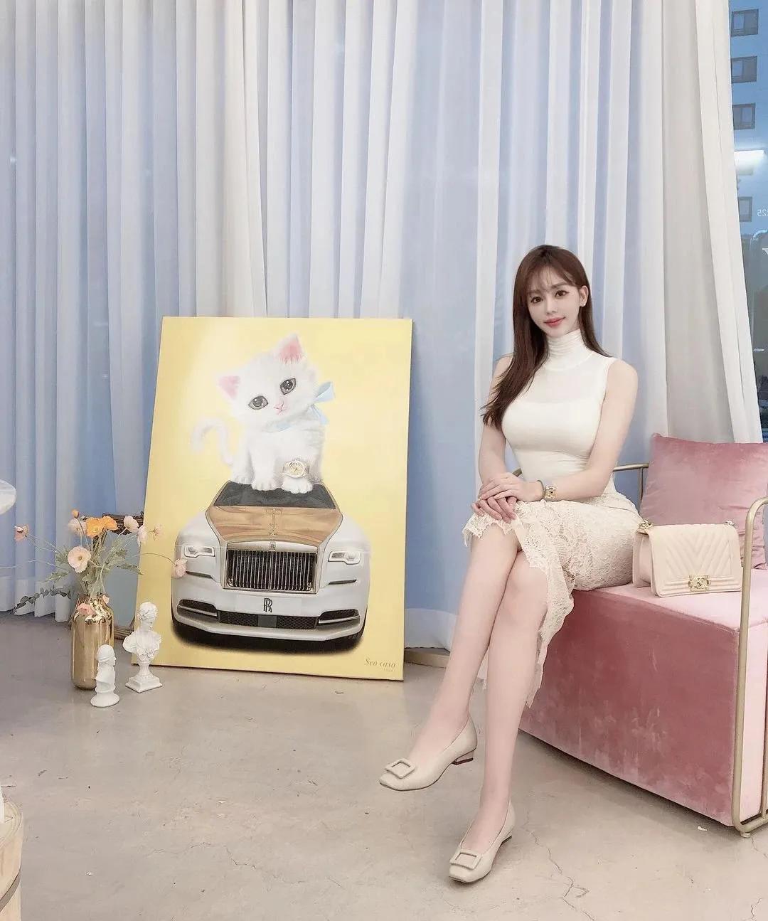 性感大腿美女壁纸 女画家美女图片图片