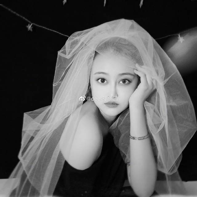 孙侨潞去世84天，亲姐姐正式告别，清空妹妹视频