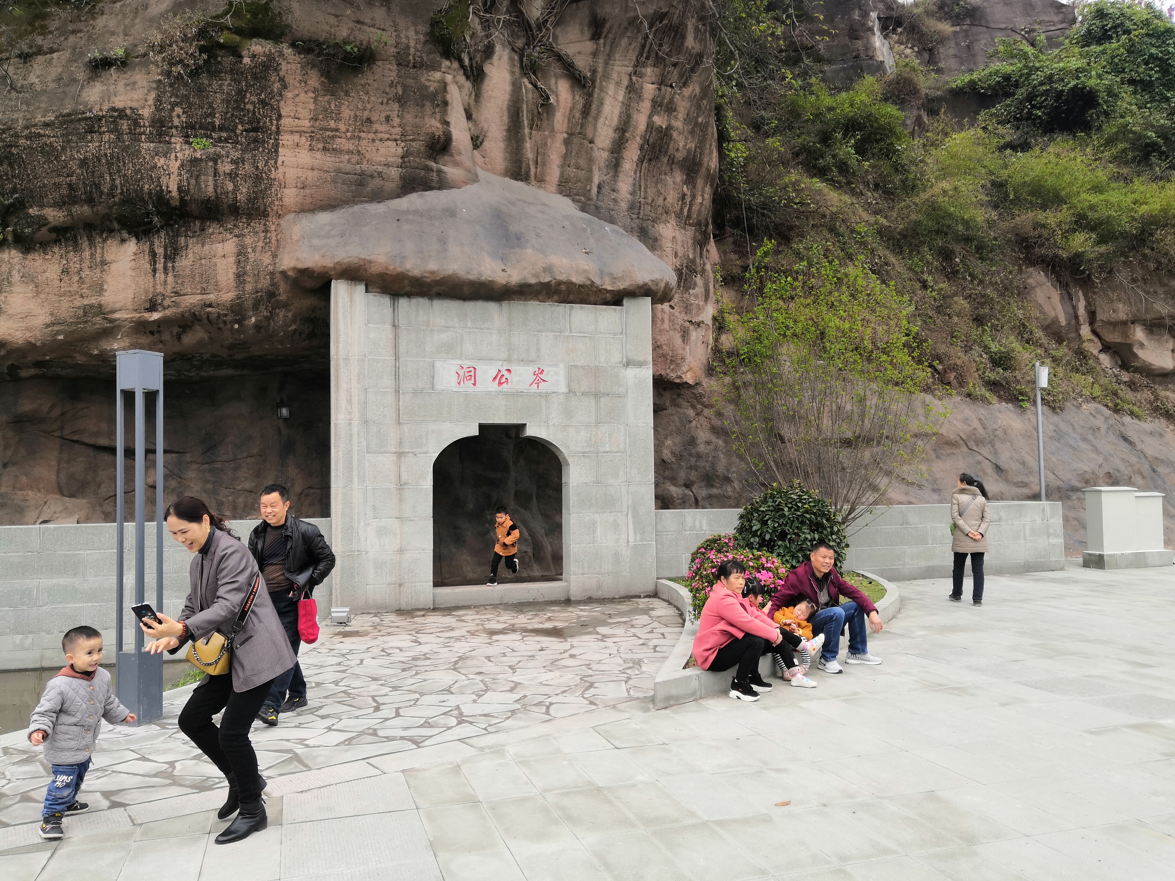 闲游万州樱花度体育公园，人工打造6景13地-长江边的运动公园