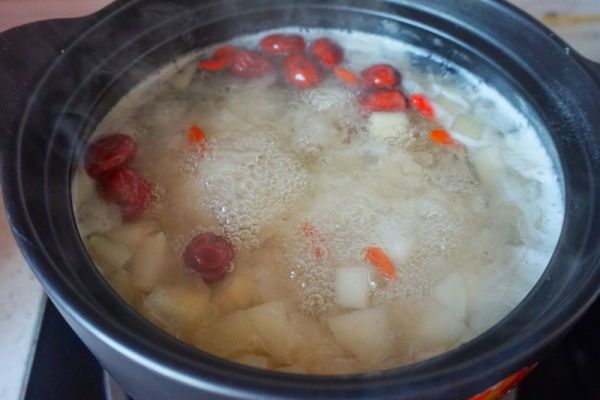 “立秋后1碗湯，不用醫(yī)生幫”，這5款湯水記得喝，營(yíng)養(yǎng)美味去秋燥