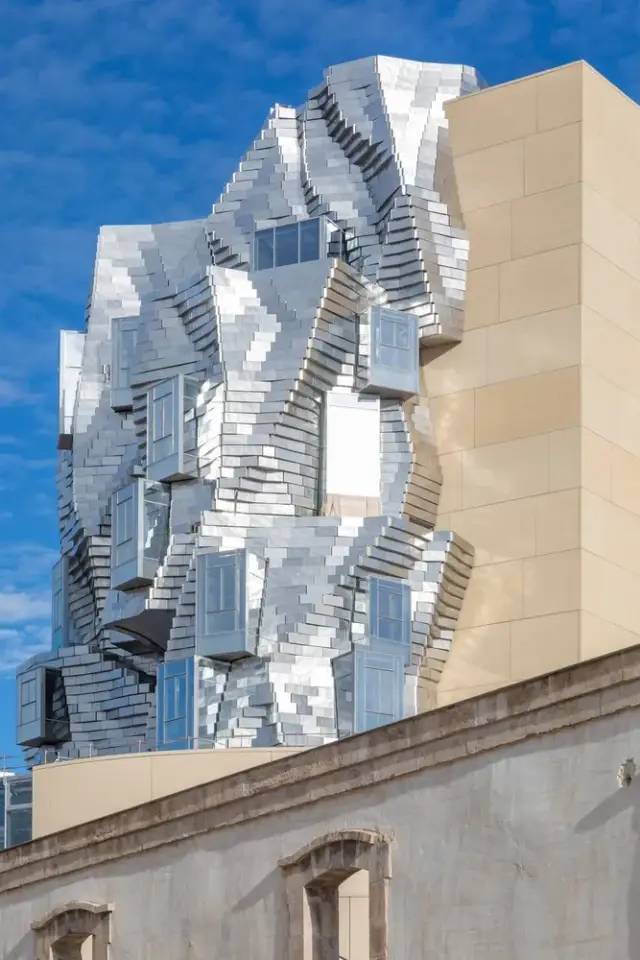 揉皱的纸：铁路工厂换新颜，盖里操刀建地标