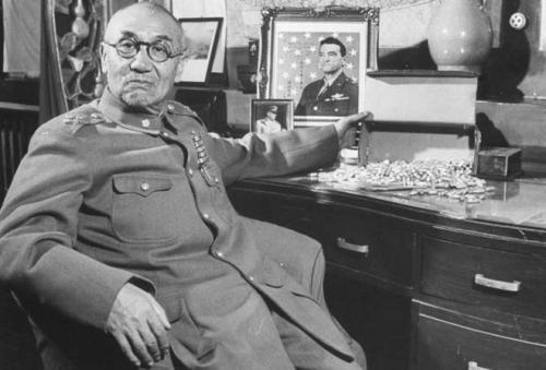 14岁入党，15岁惨死，毛主席两次题词，出卖刘胡