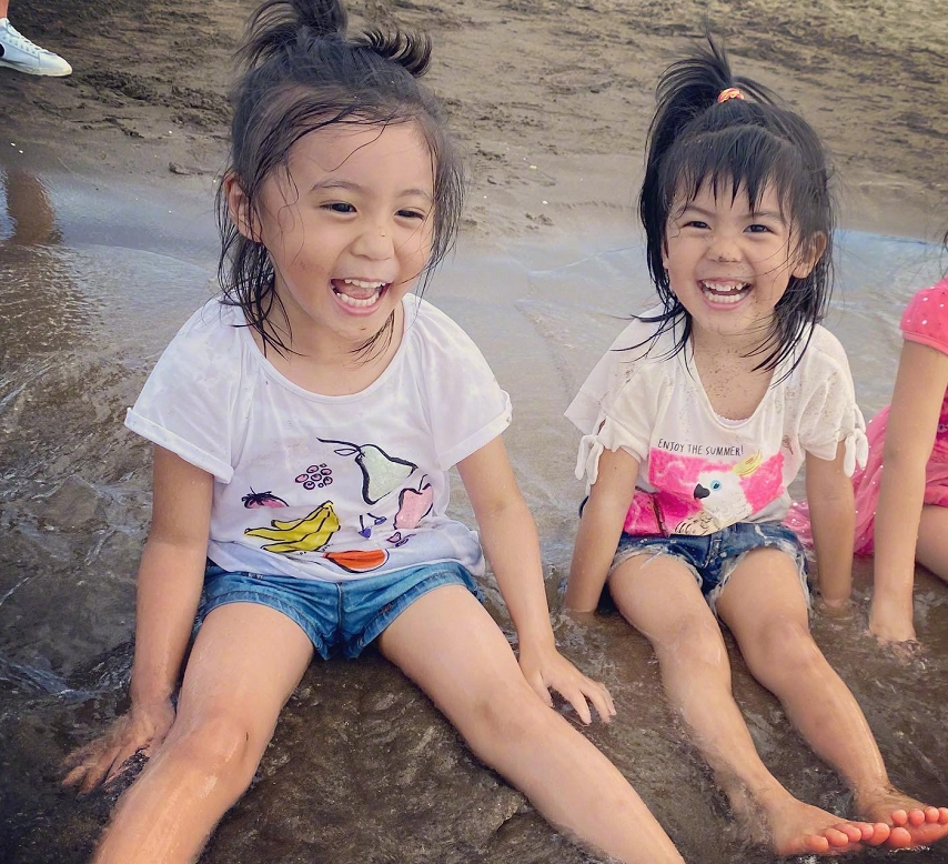 賈靜雯帶女兒眼科檢查，咘咘大眼卻“先天弱視”，家長勿掉以輕心