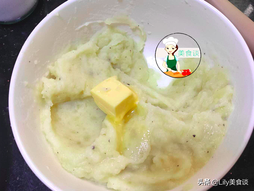 入秋后，这素菜是儿子的最爱，绵滑细腻，拿肉都不换，又香又解馋