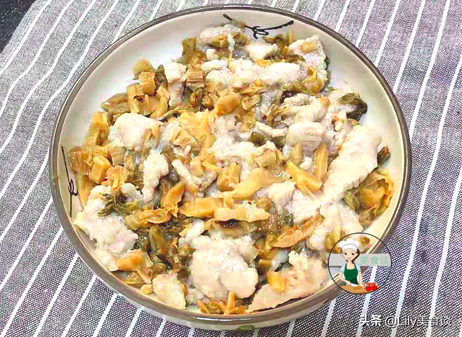 三伏天多吃蒸菜养人，这菜蒸一蒸，15分钟就出锅，鲜香营养不上火