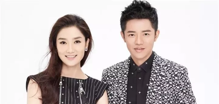 为什么凤凰传奇两人那么多年相安无事，看看曾毅老婆大家就知道了