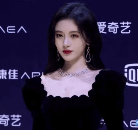 “强捧不红”怕什么？换个造型就火了