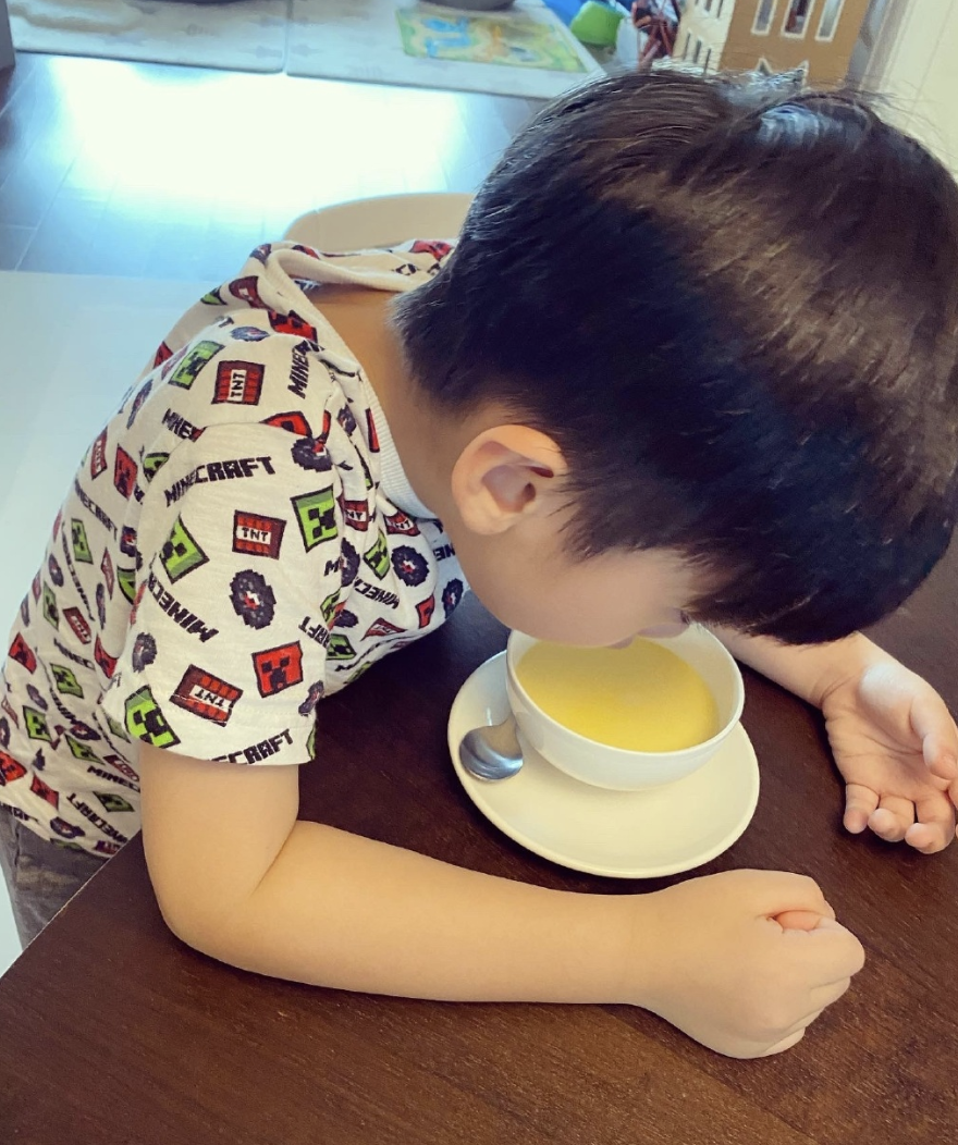 林志穎攜3個兒子手寫“加油”，助力台灣抗疫，正能量滿滿