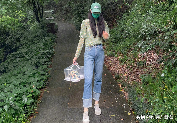 张馨予宣布减肥，169身高体重怕过百，清瘦女明