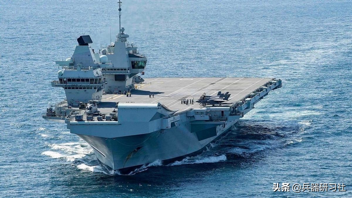中美南海激烈角斗：解放军临危不乱，在岛礁部署战机和防空导弹