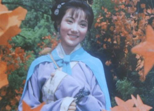 1999年那一夜，赵丽蓉为自己选好遗照，穿好寿衣