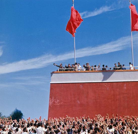 毛主席逝世3小时后，周福明跪着给他最后一次理发：泪水早已哭干-第11张图片-大千世界