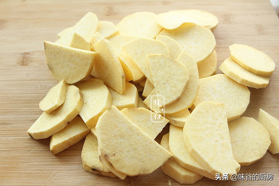 過年必備的炸丸子，家家都能做，不用一滴水，香甜軟糯倍儿好吃