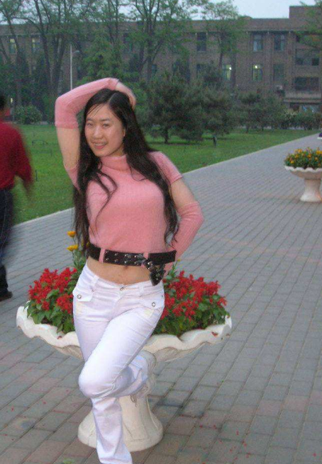 还记得“芙蓉姐姐”吗？迎着嘲笑与骂名，她华