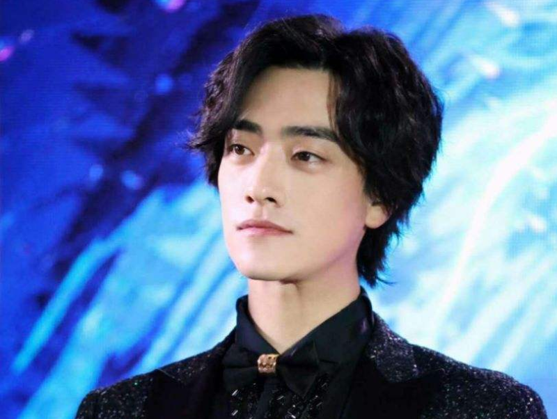 仝卓实力坑爹，父亲全面被查，母亲曾欠百万陷借贷纠纷