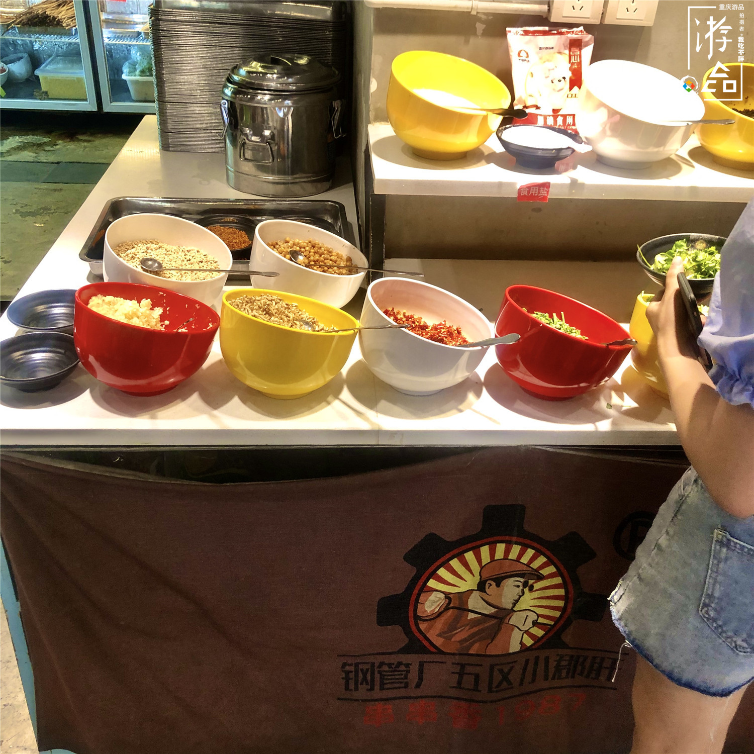 串串为何越来越贵？一个鸡爪串5根竹签，28元只能买5片黄喉