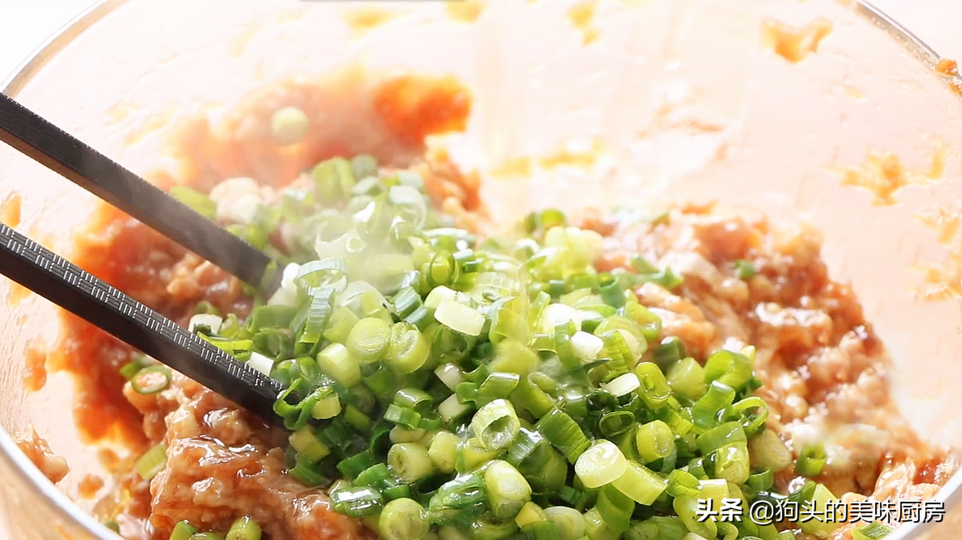 蛋餃用這個方法做，個個圓潤好看，簡單又方便，直接吃燉湯都可以