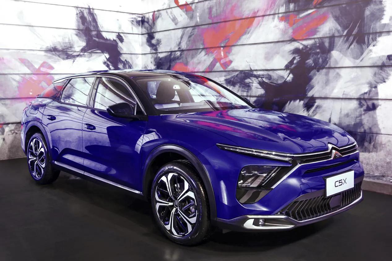 造型夺目 命名抢眼 东风雪铁龙凡尔赛C5X全球首秀