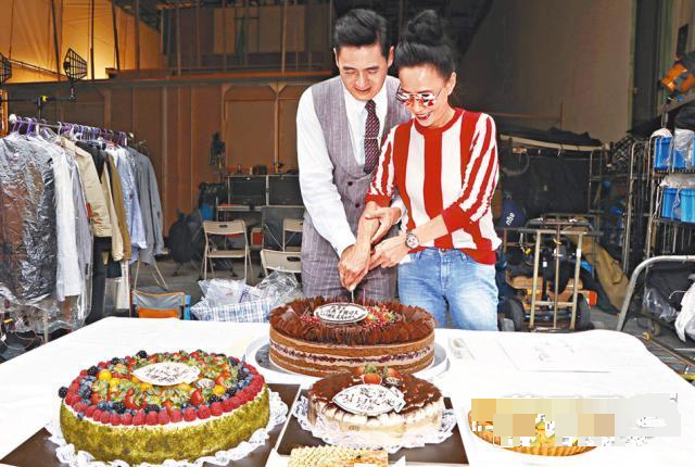 周潤發夫婦恩愛日常曝光，每次吵架都是發哥主動認錯，一天就和好