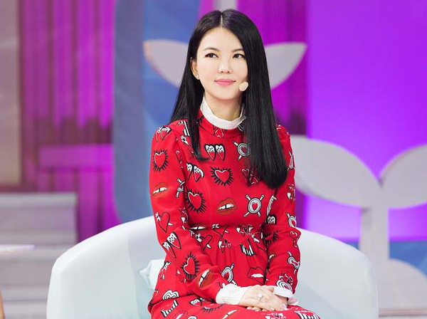 网曝李湘直播幕后，三亚租房不清理垃圾，遭房