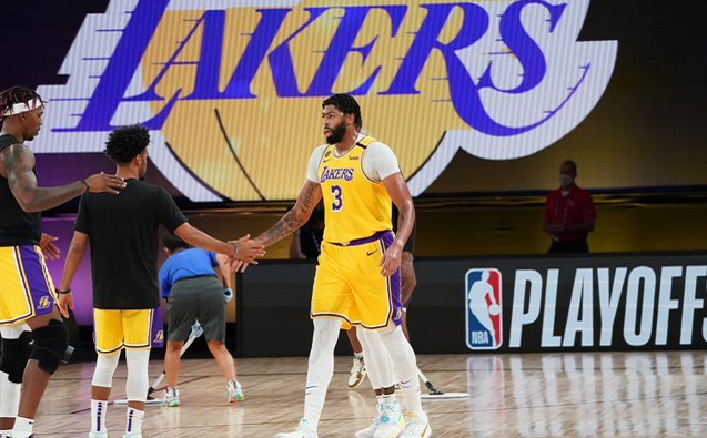 23分大勝！沃格爾點出獲勝關鍵，詹姆斯開心躺贏盛讚一眉哥和Pope！-黑特籃球-NBA新聞影音圖片分享社區